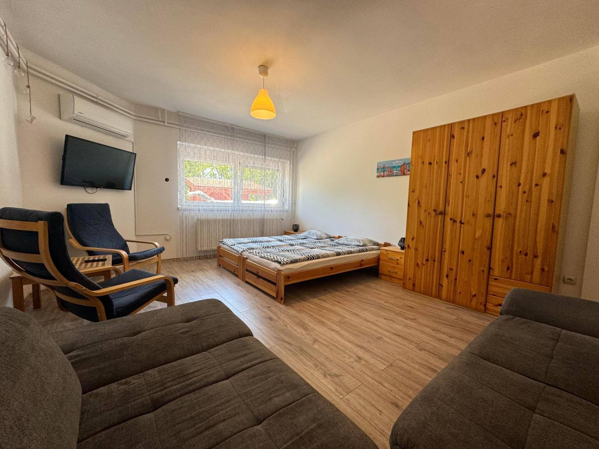 Borsi Apartman Balatonalmadi Exterior photo